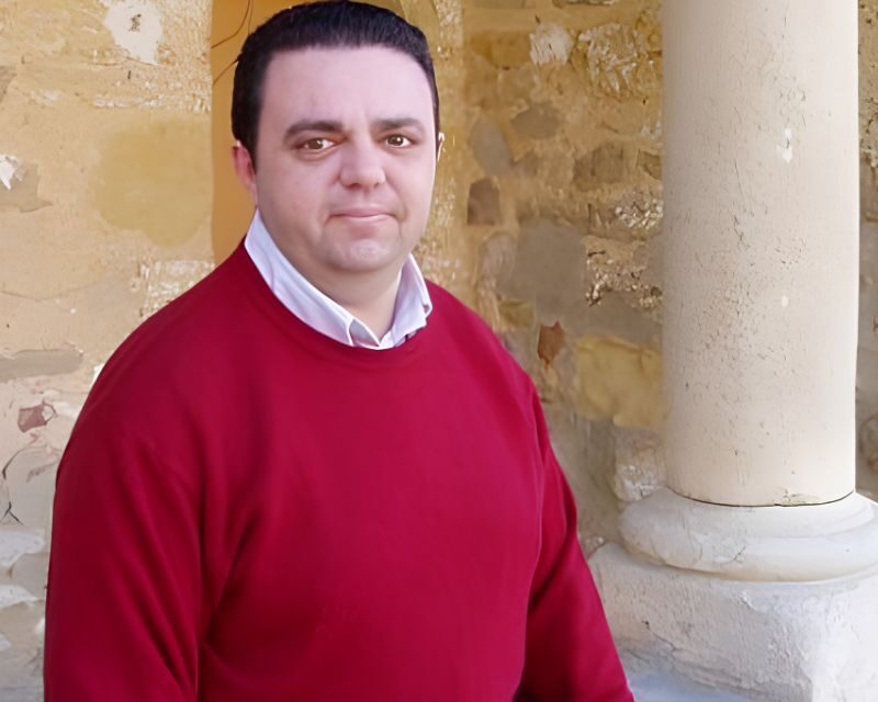 «No aceptes nunca una -Crítica Constructiva- de alguien que nunca ha -construido- nada» – José Ángel Ruíz Barbosa