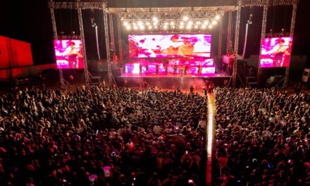 Nuevo récord, Tuxpan reúne a 50 mil personas con Xavi culminando los paseos del Carnaval Tuxpan 2026