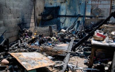 Voraz incendio consume vivienda en Las Lomas; cocinaban con leña cuando inició el fuego