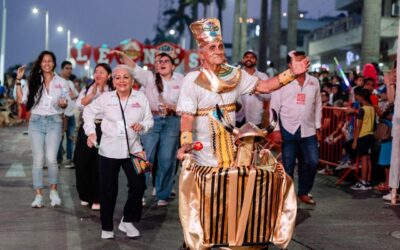 Récord histórico en Tuxpan: Gloria Trevi reúne a más de 30 mil asistentes y primer espectacular paseo del Carnaval 2026