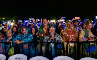 Tuxpan vibró con su segundo paseo y gran concierto de Gilberto Santa Rosa