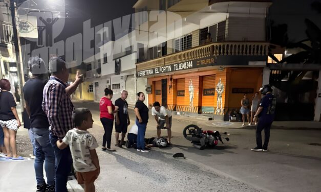 Brutal encontronazo en el centro de Tuxpan deja a joven inconsciente