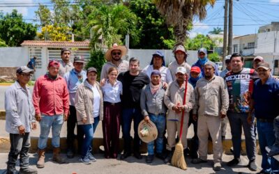 Más de 100 toneladas de residuos y lodo retirados en limpieza de camellones de Av. Cuauhtémoc