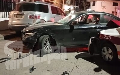 ¡Que noche la de anoche! Choque en cruce del centro de Tuxpan deja daños materiales y un detenido