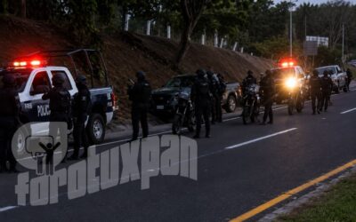 Emboscan y rafaguean camioneta en la México-Tuxpan; conductor sobrevive herido al ataque