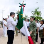 Abanderan a 29 escoltas de escuelas de Tuxpan en ceremonia cívica encabezada por Daniel Cortina