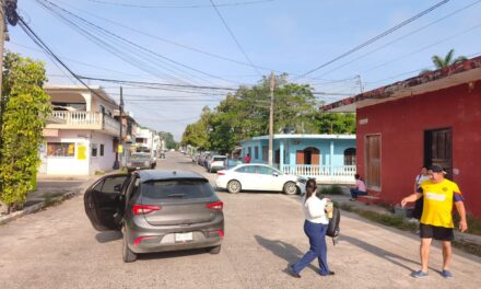 Choque de DAMAS en Pino Suárez deja una persona con lesiones leves