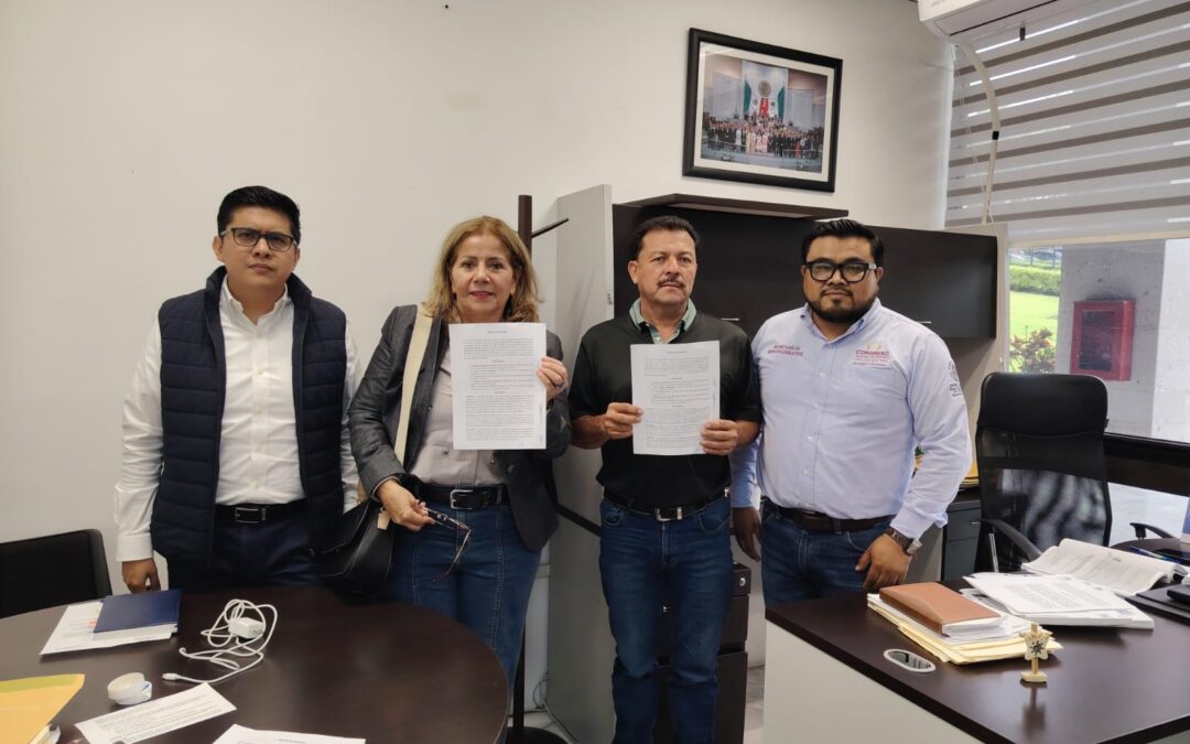 En el Congreso, firman acuerdos ediles de Camarón de Tejeda