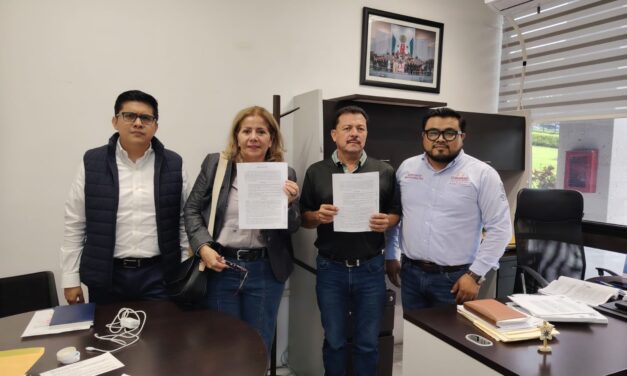 En el Congreso, firman acuerdos ediles de Camarón de Tejeda