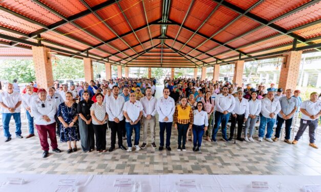 Entregan apoyos económicos para fortalecer el desarrollo acuícola y pesquero en Tuxpan