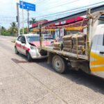 Taxi se impacta contra camioneta de GAMA en la colonia Azteca