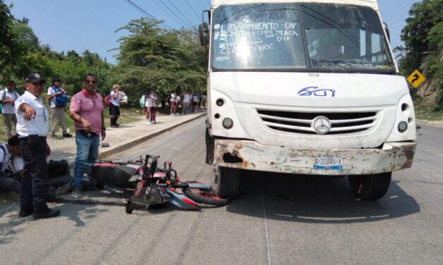 Estudiantes del TEBAEV terminan lesionados tras brutal choque con microbús en Tuxpan