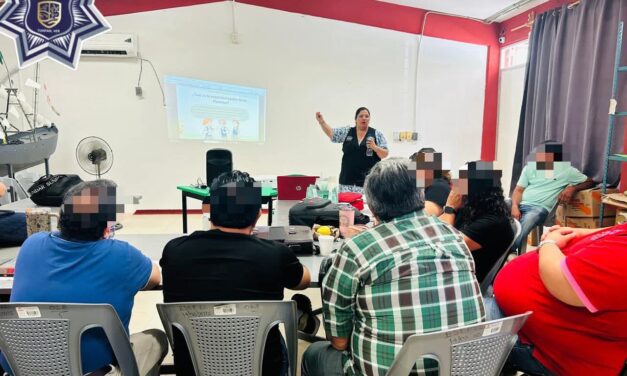 Capacitan a docentes de Secundaria Técnica Pesquera en prevención del delito y seguridad escolar