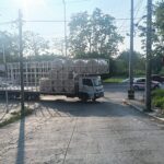 Choque entre automóvil y camión de carga deja únicamente daños materiales en Tuxpan