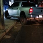 Conductor provoca aparatoso accidente en el centro de Tuxpan y escapa para refugiarse en un hotel