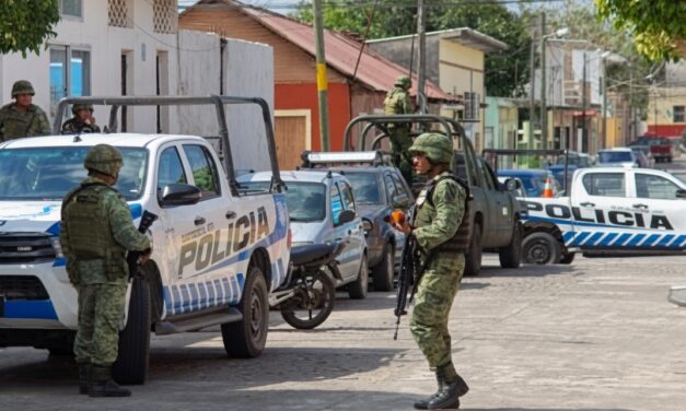 Cateo en comandancia de la Policía Municipal de Tamiahua deja indicios asegurados; autoridades rechazan versiones sobre fuga de elementos