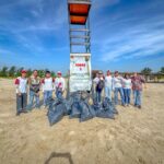 Estudiantes del COBAEV y Ayuntamiento de Tamiahua realizan jornada de limpieza de playa