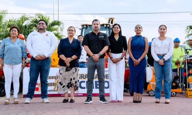 Ayuntamiento de Tuxpan entrega equipo nuevo a Obras Públicas y Servicios Públicos Municipales