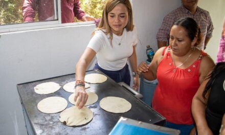 Capacitan a beneficiarias de proyectos productivos del DIF en operación de tortillerías