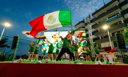 Daniel Cortina reúne a miles de tuxpeños para apoyar a la Selección Mexicana