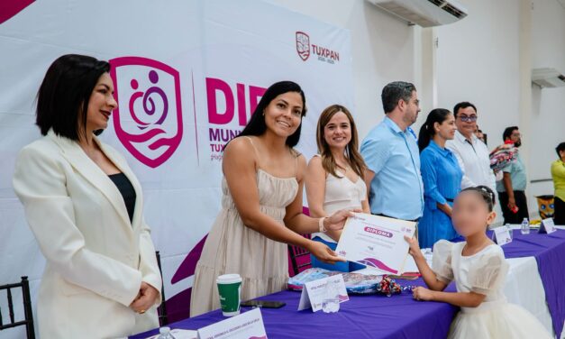 Marleth Blanco acompaña graduación del CAIC DIF Tuxpan y reconoce el compromiso con la educación infantil