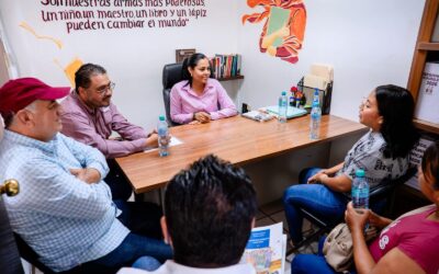 Marleth Blanco agradece confianza de escuelas tras participar como madrina de generación en distintas comunidades