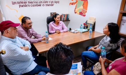 Marleth Blanco agradece confianza de escuelas tras participar como madrina de generación en distintas comunidades
