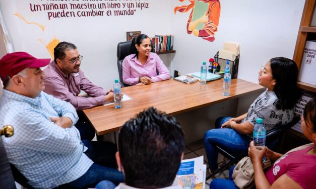 Marleth Blanco agradece confianza de escuelas tras participar como madrina de generación en distintas comunidades