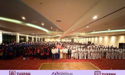 Regidora Esmeralda Márquez acompaña graduación de 238 estudiantes del CONALEP 165 de Tuxpan