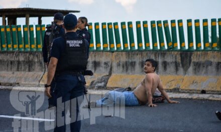 Pareja se da tremendo trancazo en la autopista México–Tuxpan