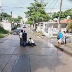 Motociclista derrapa en pendiente de la colonia Anáhuac