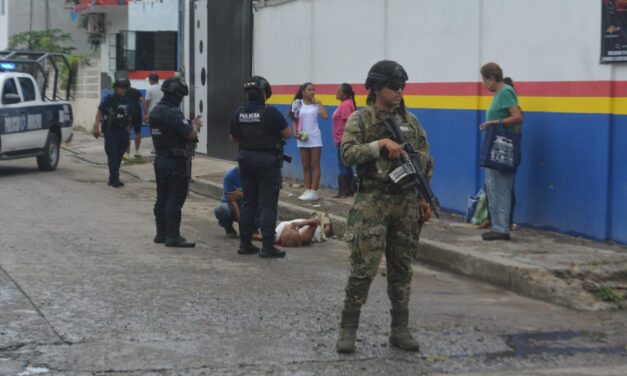 Adulta mayor cae y queda herida en una calle de Tuxpan