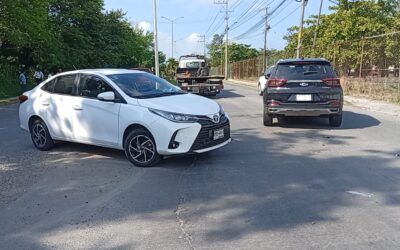 Aparatoso choque frente al reclusorio de Tuxpan deja cuantiosos daños materiales