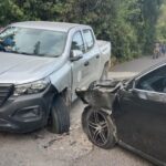 Camioneta del Bienestar invade carril y choca contra automóvil en Naranjos