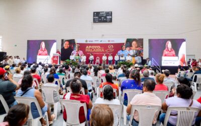 Daniel Cortina y Marisol Martínez acompañan a Rocío Nahle en entrega de apoyos que benefician a 971 tuxpeñas y tuxpeños