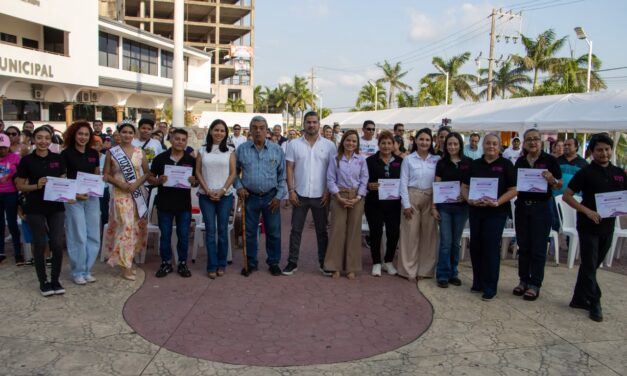 Impulsan el emprendimiento y la capacitación con la Primera Feria DIF Emprendedores
