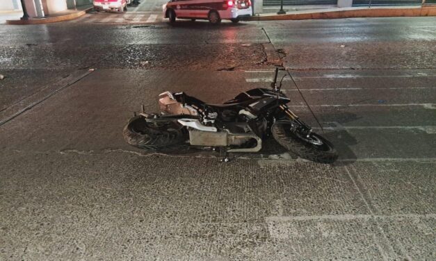 La madrugada los lanzó contra el pavimento: dos heridos en el Centro de Tuxpan