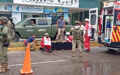 Mujer resulta lesionada tras derrapar en motocicleta sobre el bulevar Independencia