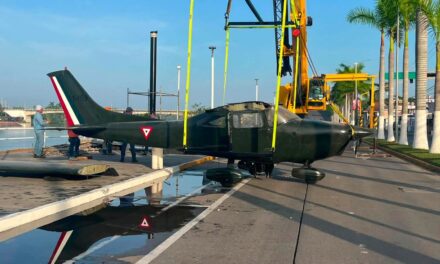 Un avión aterriza en Tuxpan… para quedarse