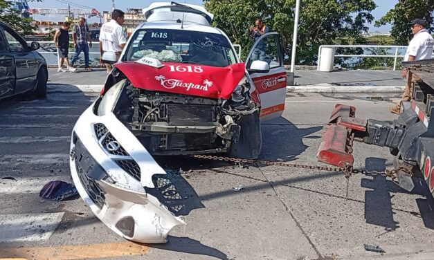 Vuelta imprudente termina en choque y deja dos lesionados en Tuxpan