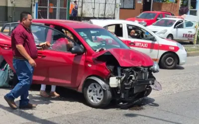 Marino queda inconsciente tras violento choque en Tuxpan