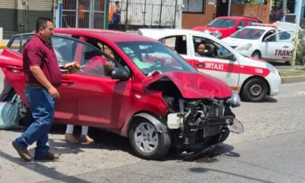 Marino queda inconsciente tras violento choque en Tuxpan