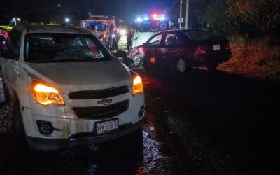 Invade carril y provoca choque en la Tuxpan-Tampico; adulta mayor resulta lesionada