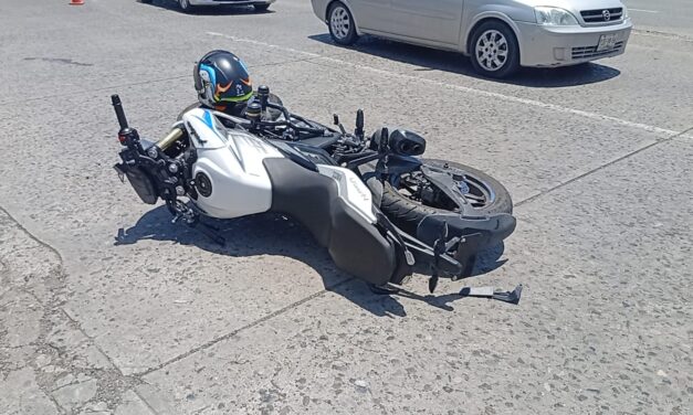 ¡Domingo de choques! Motocicleta se estrella contra camioneta en Tuxpan