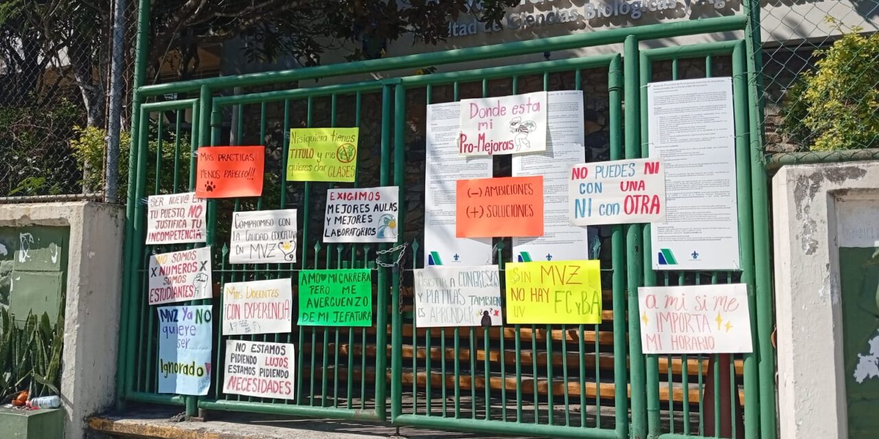 Estudiantes de Veterinaria toman instalaciones de la UV en Tuxpan: “Queremos respuestas”