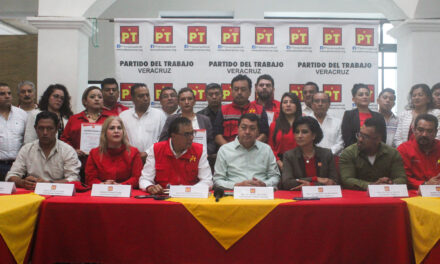 PT acelera reestructuración en Veracruz rumbo a 2027; entrega 30 coordinaciones distritales y asegura que va por “un crecimiento mayor”