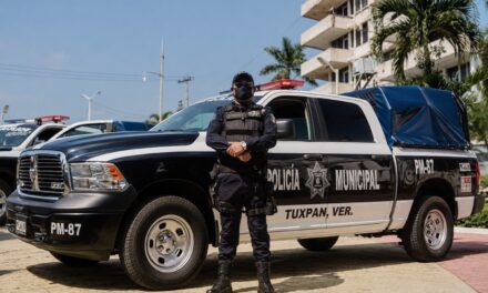 Nahle advierte: desarmarán a policías municipales que no aprueben controles de confianza