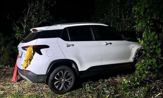 Policías siguen las huellas y recuperan camioneta robada a una familia en la México–Tuxpan