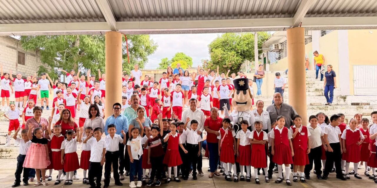 René Cruz impulsa educación vial desde las aulas de Tuxpan