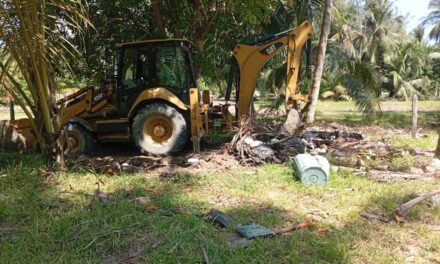 Seis meses después, por fin retiran residuos de hidrocarburo en Tuxpan